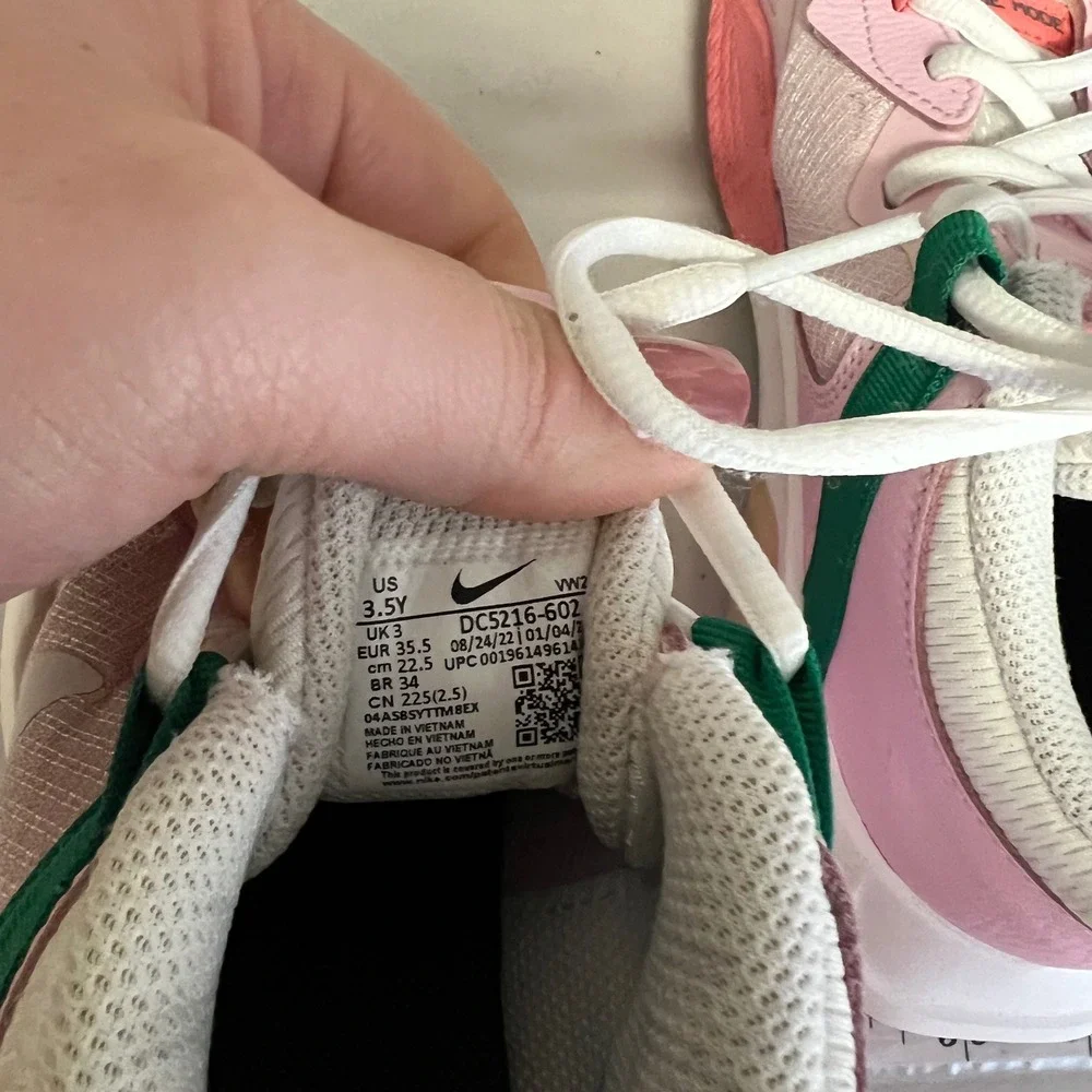 Nike Air Zoom‎ Crossover GS Pink Green White Basketball Shoes Kids 3.5Y